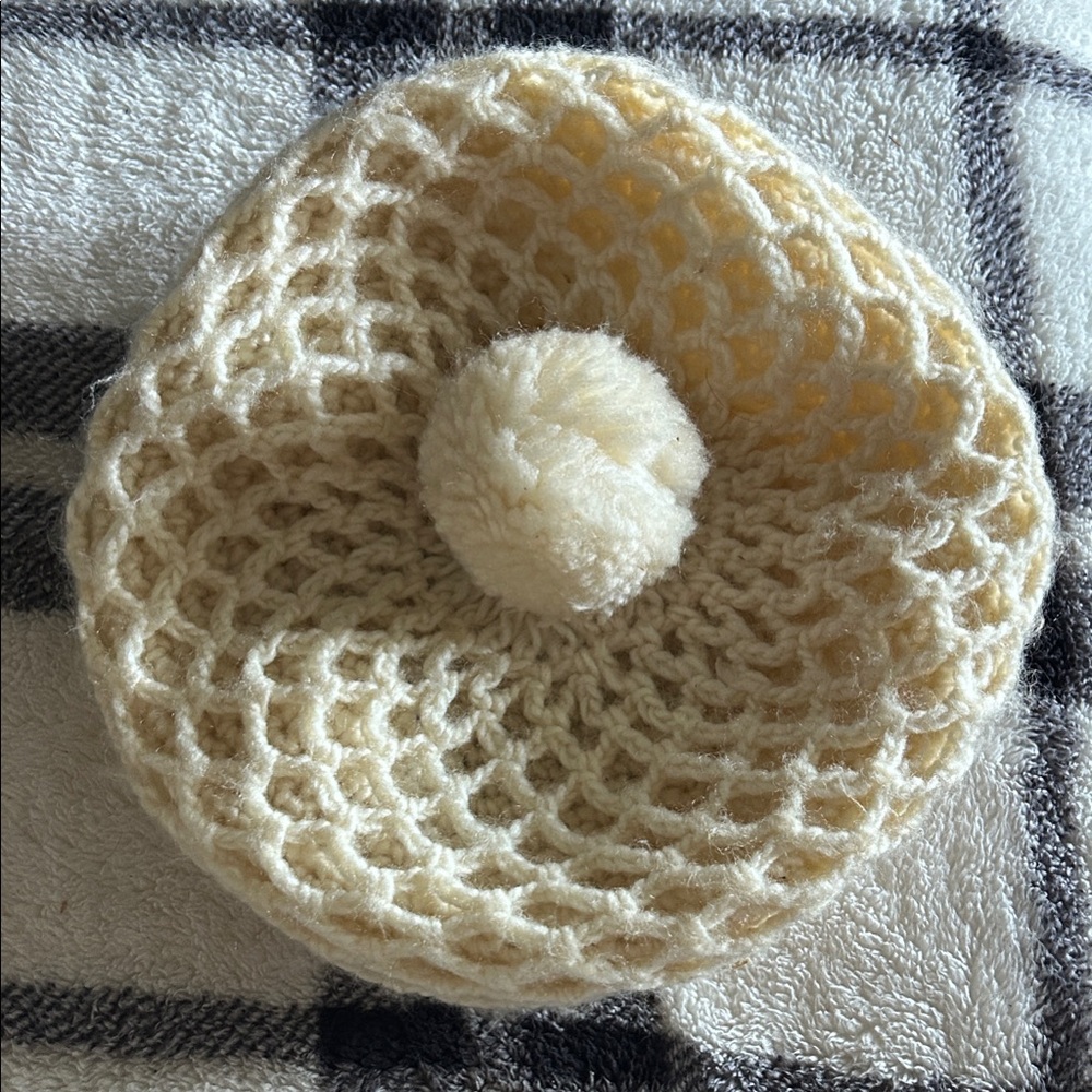 Vintage ceam Knit Beret with Pom Pom